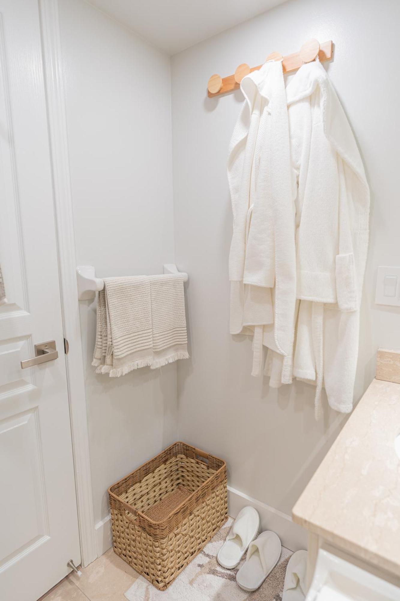 Boutique Suite Of Downtown Торонто Экстерьер фото